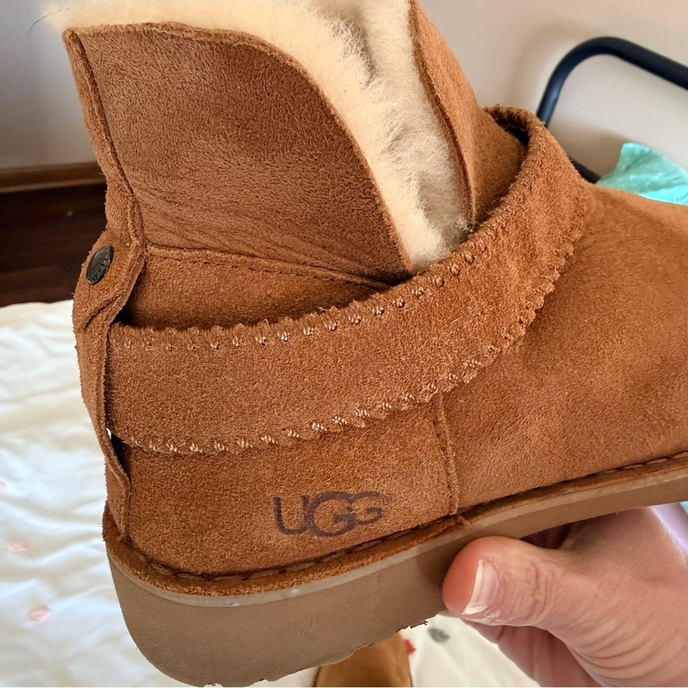UGG McKay Classic Ankle Chelsea Bootie size 10.5 Suede Shearling Soft Cozy Comfy - Picture 12 of 12